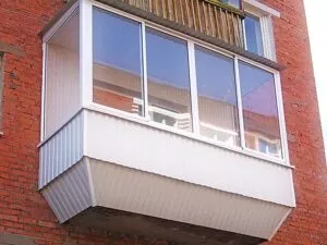 Балкон с внешней отделкой